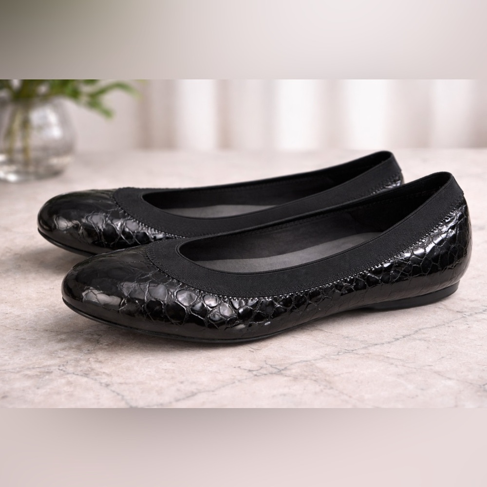 Stuart Weiztman Black Patent Crocodile Ballet Flats Size 9.5